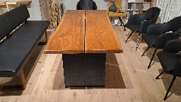 Tisch Stamm
